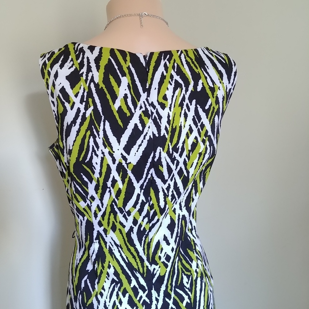 Multicolored Sleeveless Fitted Pencil Dress - Picture 4 of 5